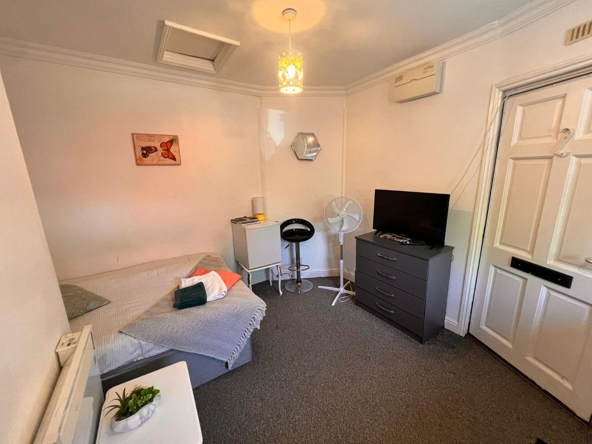 Studio London Hackney Near Homerton Hospital Экстерьер фото